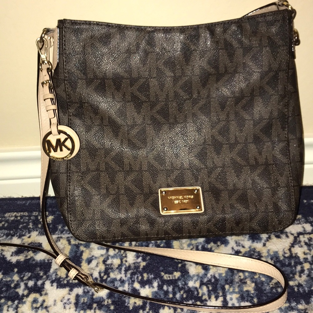 Michael Kors Over the Shouder Bag